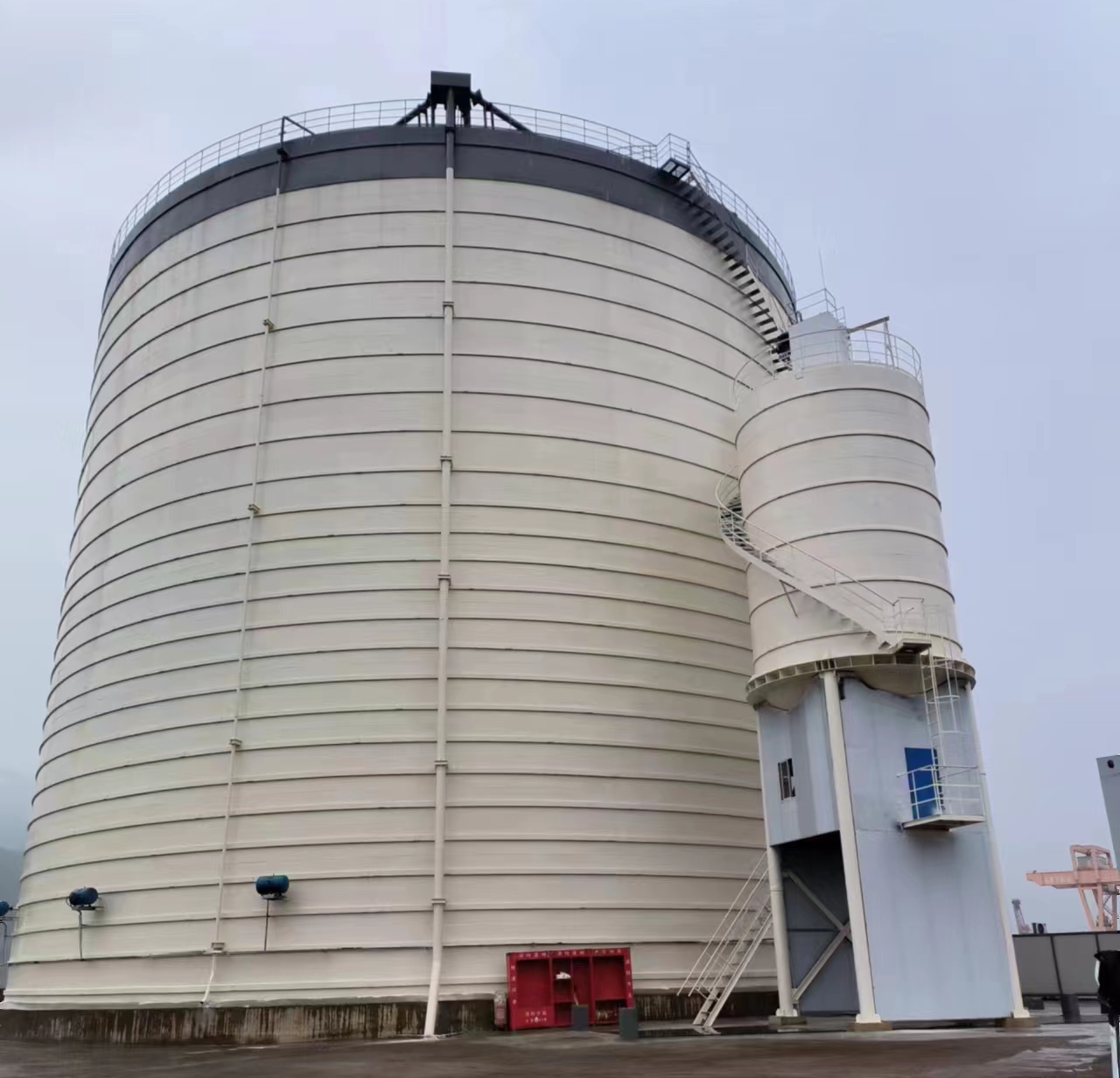 桑日10万吨水泥钢板库